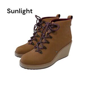 Toms Melrose Womens Tan Suede Wedge Booties With Burgundy Lace-Up Detail SZ 8.5
